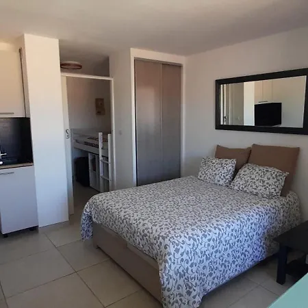 Apartment 419, Port Venus Au Village Naturiste